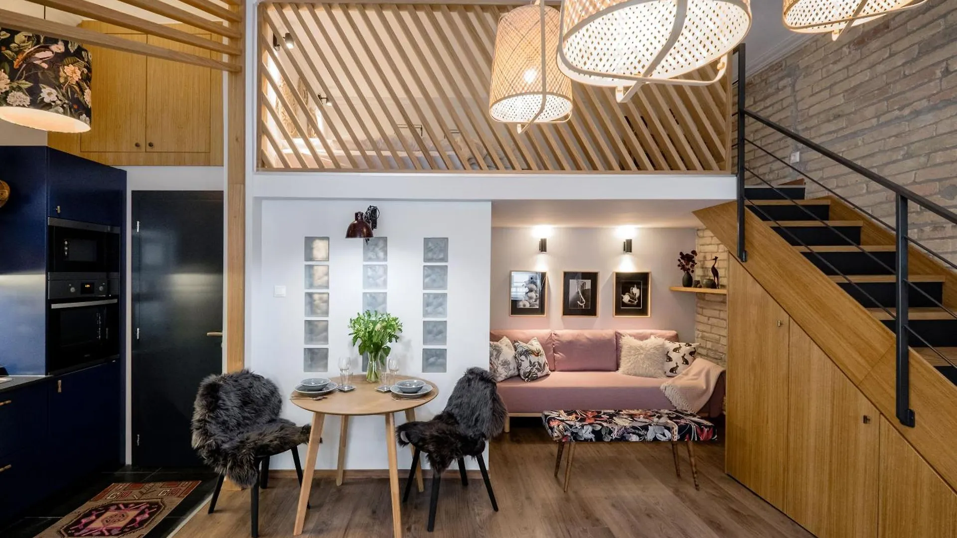 Warm And Cozy Hideaway In The Heart Of The City Budapest