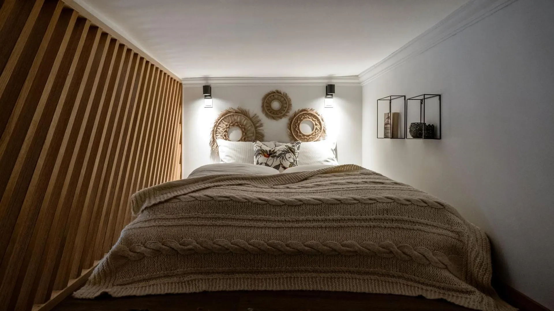 Apartment Warm And Cozy Hideaway In The Heart Of The City Budapest